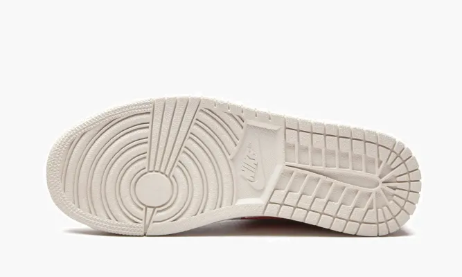 Кроссовки Air Jordan 1 Centre Court «University Red» белый