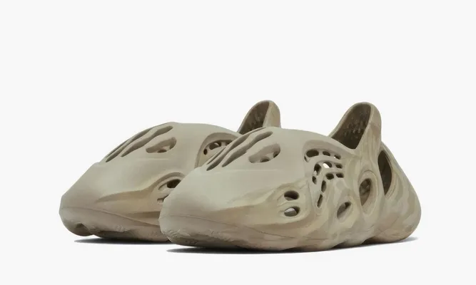 Кроссовки Yeezy Foam Rnr «Stone Salt» &nbsp;Stone Salt/Stone Salt/Stone Salt