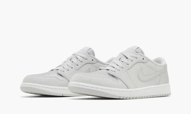 Кроссовки  Air Jordan 1 Retro Low OG «Metallic Silver» серебряный