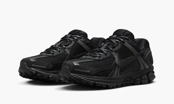 Кроссовки Nike Zoom Vomero 5 «Triple Black» черный
