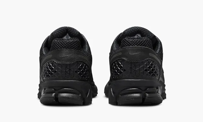 Кроссовки Nike Zoom Vomero 5 «Triple Black» черный