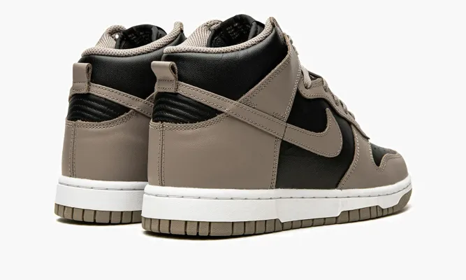 Кроссовки Nike Dunk High WMNS «Moon Fossil» черный