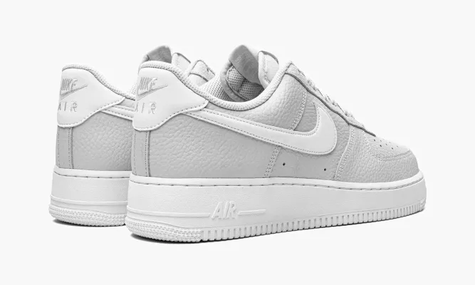 Кроссовки Air Force 1 '07 «Pebbled Leather - Pure Platinum» серый