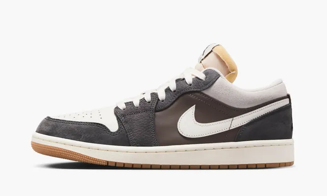Кроссовки Nike Air Jordan 1 Low «For Nike Korea’s Snkrs Day» серый,белый
