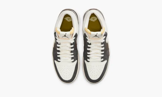 Кроссовки Nike Air Jordan 1 Low «For Nike Korea’s Snkrs Day» серый,белый