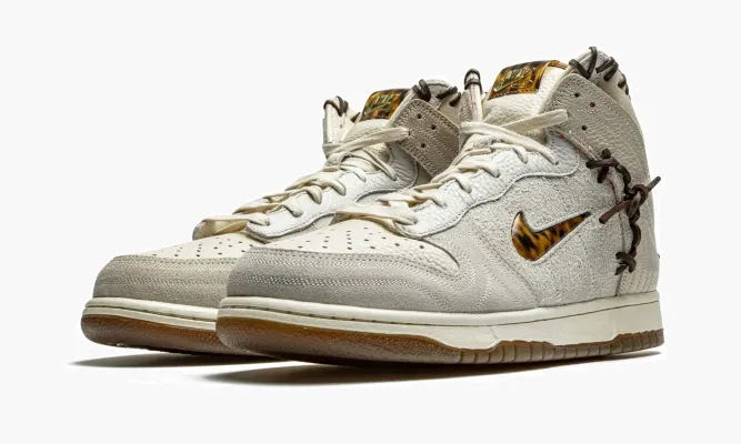 Кроссовки Nike Dunk High «Bodega - Friends & Family» бежевый