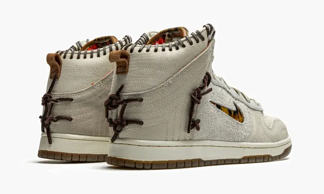 Кроссовки Nike Dunk High «Bodega - Friends & Family» бежевый