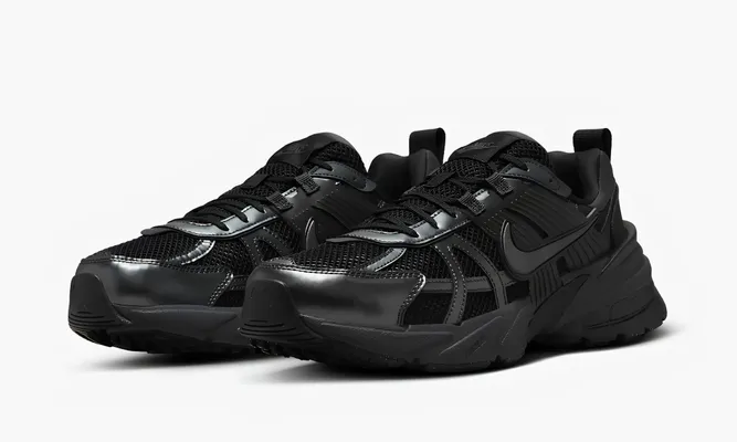 Кроссовки Nike V2k Run «Black Dark Smoke Grey» черный
