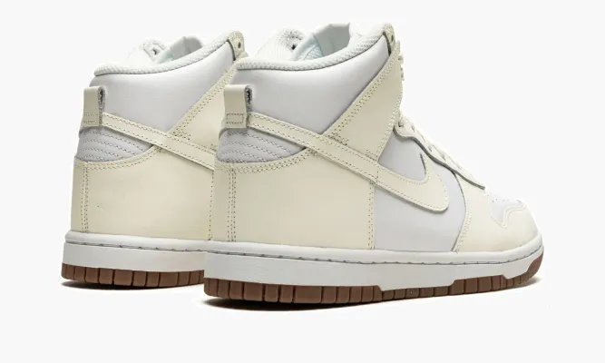 Кроссовки Nike Dunk High WMNS «Sail / Gum» белый