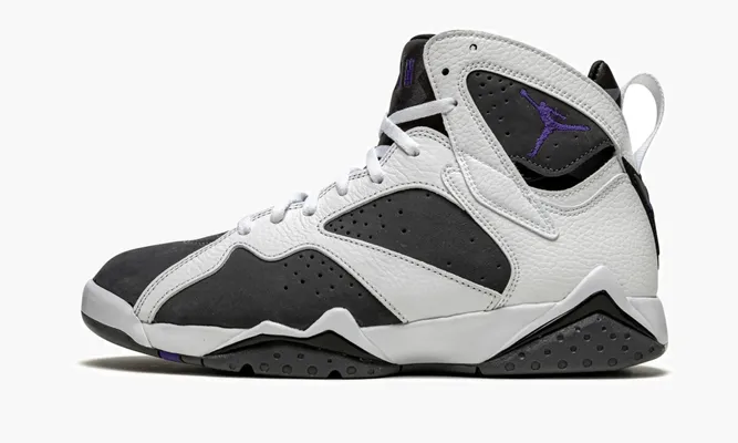 Кроссовки Air Jordan 7 Retro «Flint 2021» белый