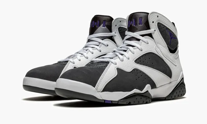 Кроссовки Air Jordan 7 Retro «Flint 2021» белый