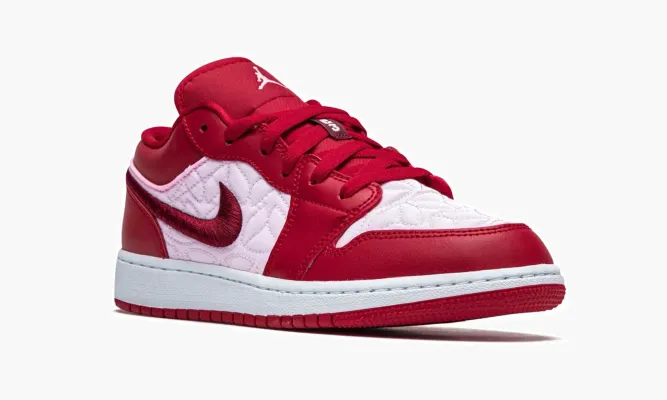 Кроссовки Air Jordan 1 Low SE GS «Pink Quilt» черный