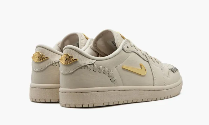 Кроссовки Air Jordan 1 Low WMNS «Method Of Make - Legend Light Brown» бежевый