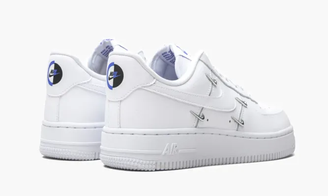 Кроссовки Air Force 1 '07 LX WMNS «Sisterhood» белый
