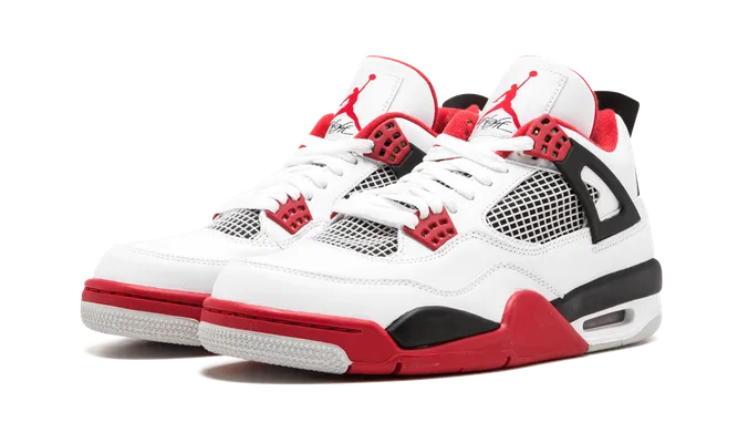 Кроссовки Air Jordan 4 «Fire Red» белый