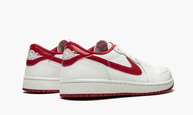 Кроссовки Air Jordan 1 Retro Low OG «White / Varsity Red» белый