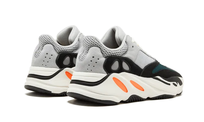 Кроссовки Yeezy Boost 700 «Wave Runner» серый