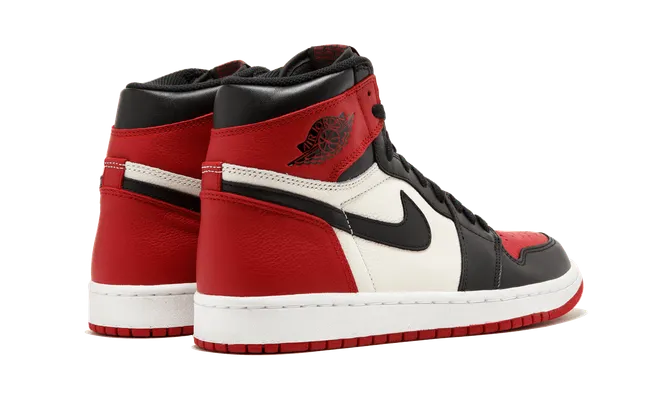 Кроссовки Air Jordan 1 Retro High «Bred Toe» черный,красный