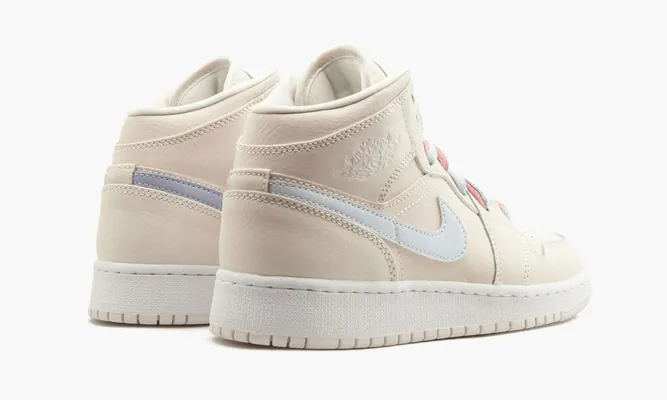 Кроссовки Air Jordan 1 Mid GS «Multi-color Swoosh Phantom» кремовый