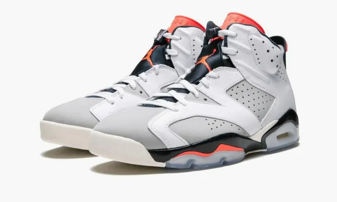 Кроссовки Air Jordan 6 Retro «Tinker Hatfield» белый