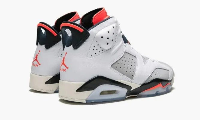 Кроссовки Air Jordan 6 Retro «Tinker Hatfield» белый