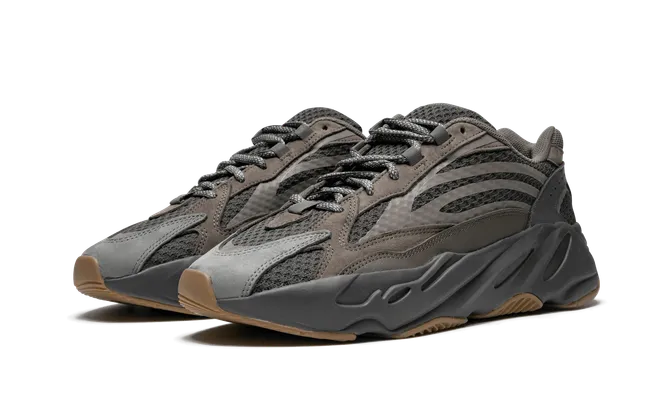 Кроссовки Yeezy Boost 700 V2 «Geode» коричневый