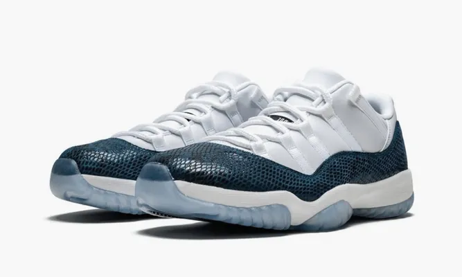 Для баскетбола Jordan 11 Retro Low Le «Blue Snakeskin» синий