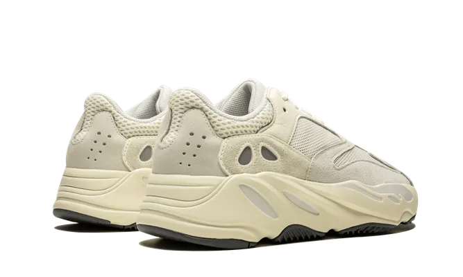 Кроссовки Yeezy Boost 700 «Analog» кремовый