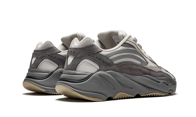 Кроссовки Yeezy Boost 700 V2 «Tephra» серый