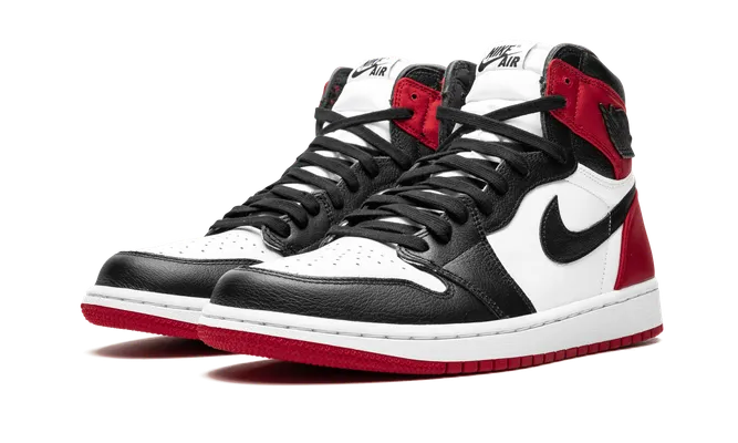 Кроссовки Air Jordan 1 High OG WMNS «Satin Black Toe» черный,красный