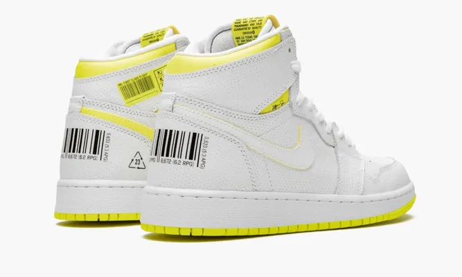Кроссовки Air Jordan 1 Retro High OG GS «First Class Flight» белый