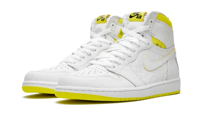 Кроссовки Air Jordan 1 High «First Class Flight White» желтый