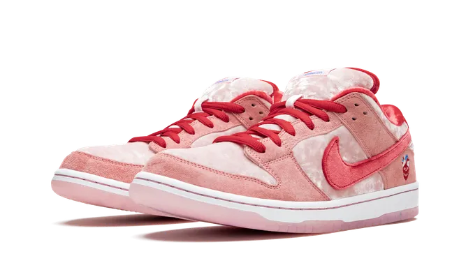 Кроссовки Nike SB Dunk Low Pro «Strangelove» розовый