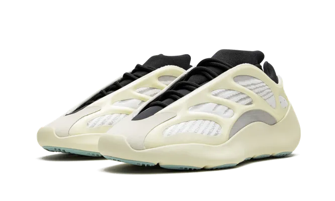 Кроссовки Yeezy 700 V3 «Azael» белый