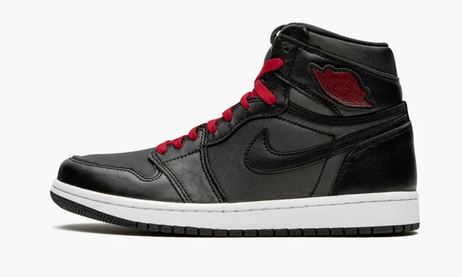 Кроссовки Air Jordan 1 Retro High OG «Black Satin / Gym Red» черный