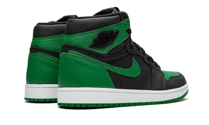 Кроссовки Air Jordan 1 Retro High «Pine Green 2.0» зеленый
