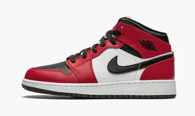 Кроссовки Air Jordan 1 Mid GS «Chicago Black Toe» красный