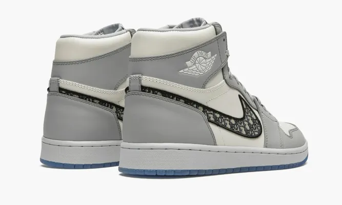 Кроссовки Air Jordan 1 Retro High «Dior» серый