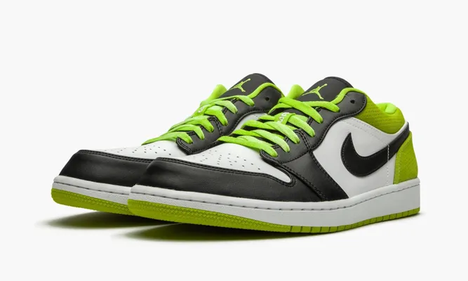 Кроссовки Air Jordan 1 Low «Black Cyber» зеленый