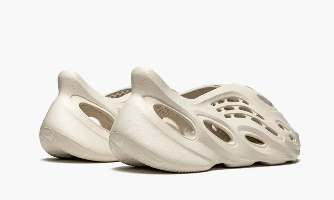Кроссовки Yeezy Foam Rnnr «Ararat» белый