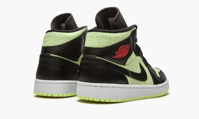 Кроссовки Air Jordan 1 Mid SE WMNS «Grind» зеленый