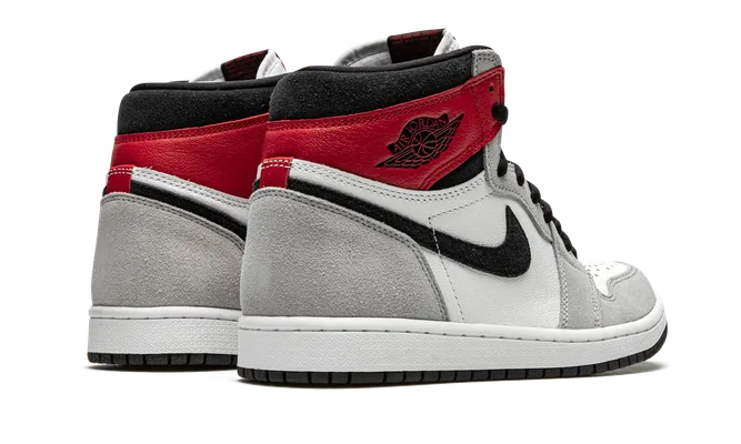 Кроссовки Air Jordan 1 High OG «Light Smoke Grey» серый,белый