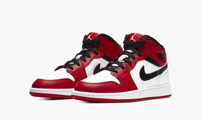 Кроссовки Air Jordan 1 Mid GS «Chicago 2020» красный,белый