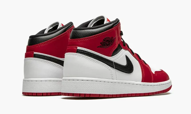Кроссовки Air Jordan 1 Mid GS «Chicago 2020» красный,белый