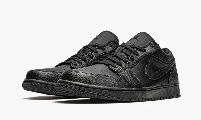 Кроссовки Air Jordan 1 Low «Triple Black» черный
