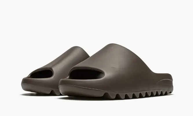 Кроссовки Yeezy Slide «Soot» коричневый
