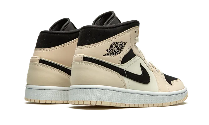 Кроссовки Air Jordan 1 Mid WMNS «Barely Orange / Guava Ice» кремовый