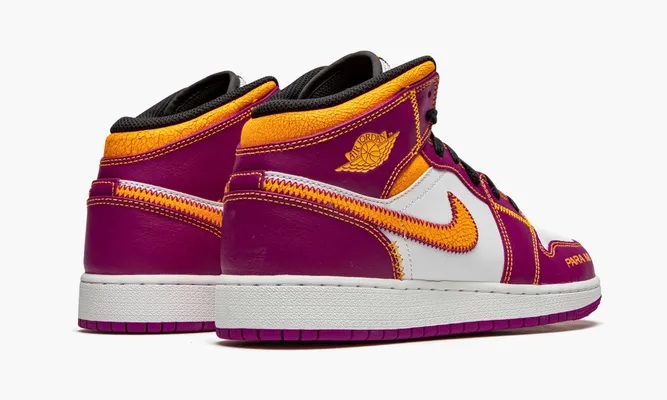 Кроссовки Air Jordan 1 Mid GS «Dia De Los Muertos» розовый