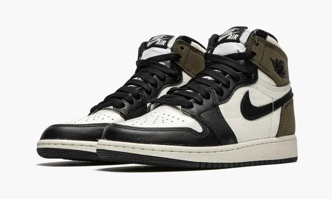 Кроссовки Air Jordan 1 High OG GS «Dark Mocha» коричневый