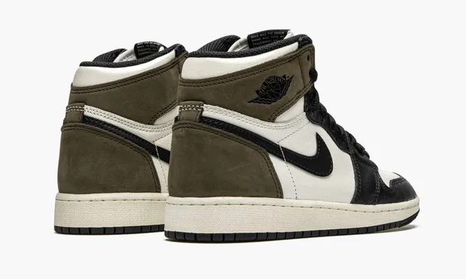 Кроссовки Air Jordan 1 High OG GS «Dark Mocha» коричневый